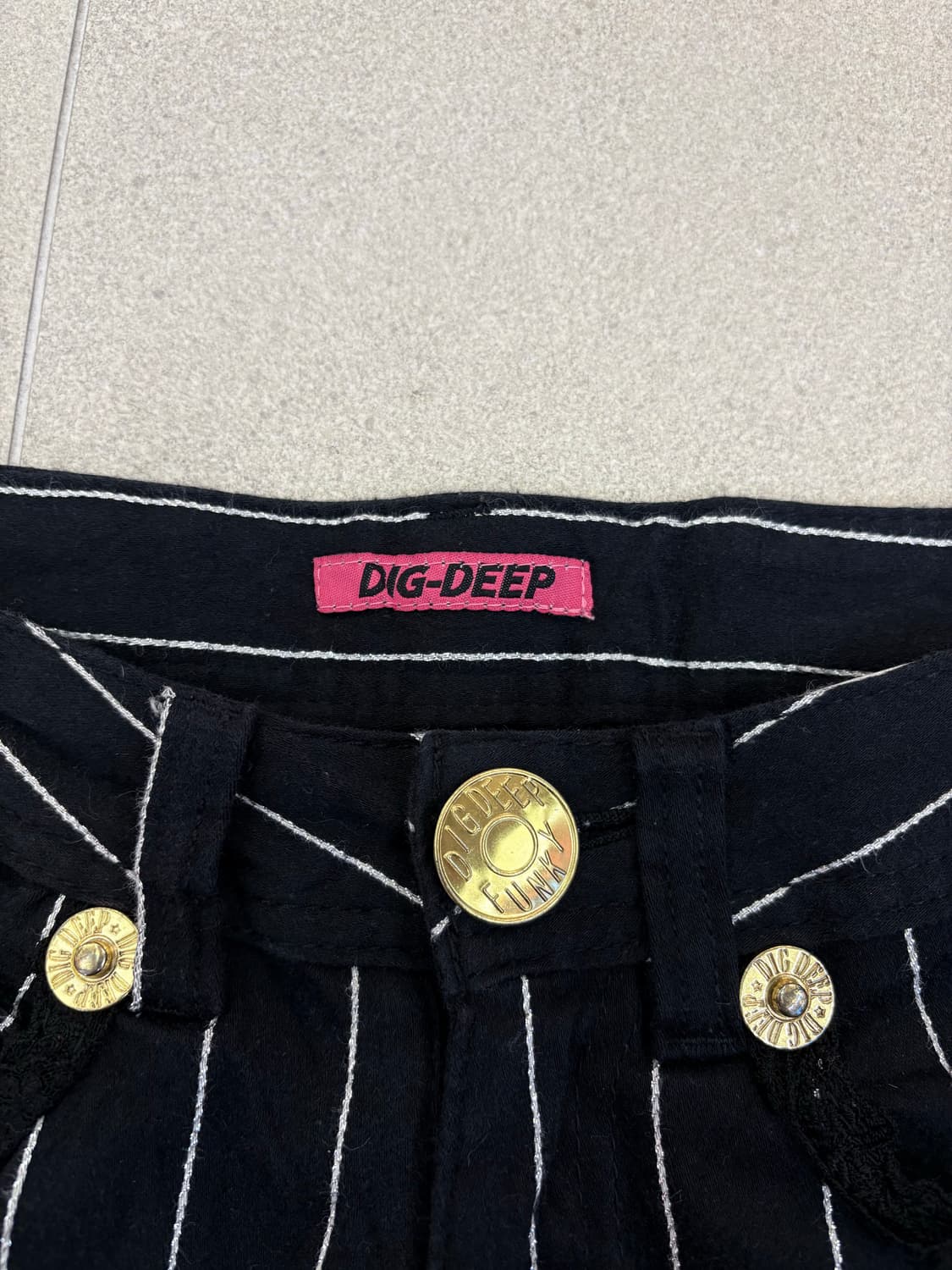 디그딥 스트라이프 버클 숏팬츠 상품이미지4