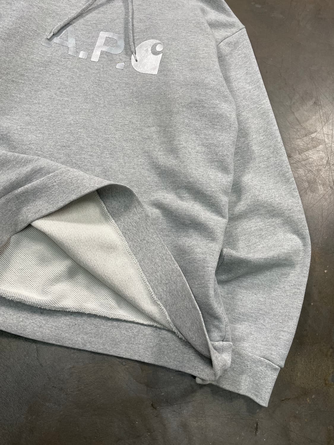 칼하트 WIP X 아페쎄 스웻후드 상품이미지4