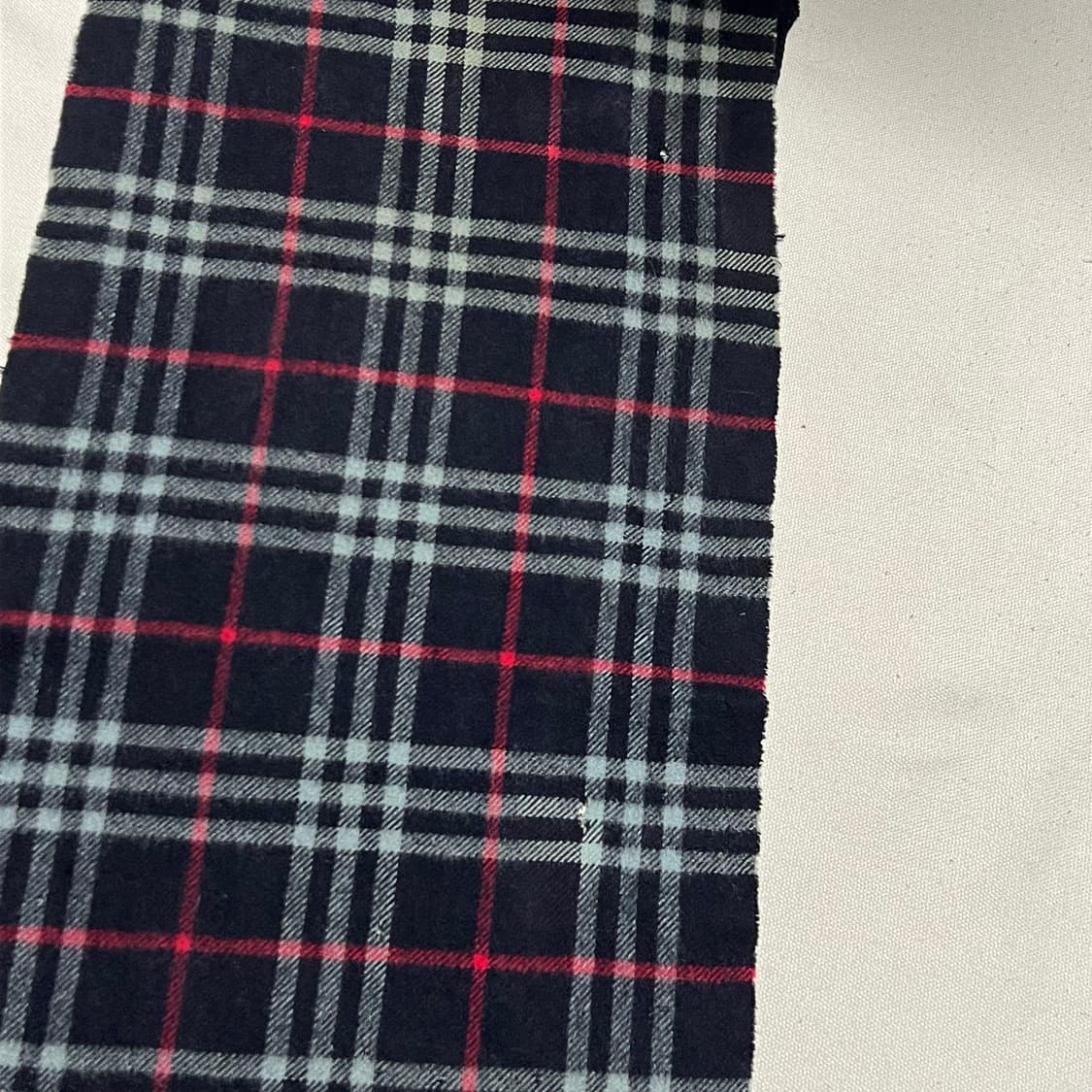 OS 버버리 네이비 노바체크 캐시미어 머플러 상품이미지5