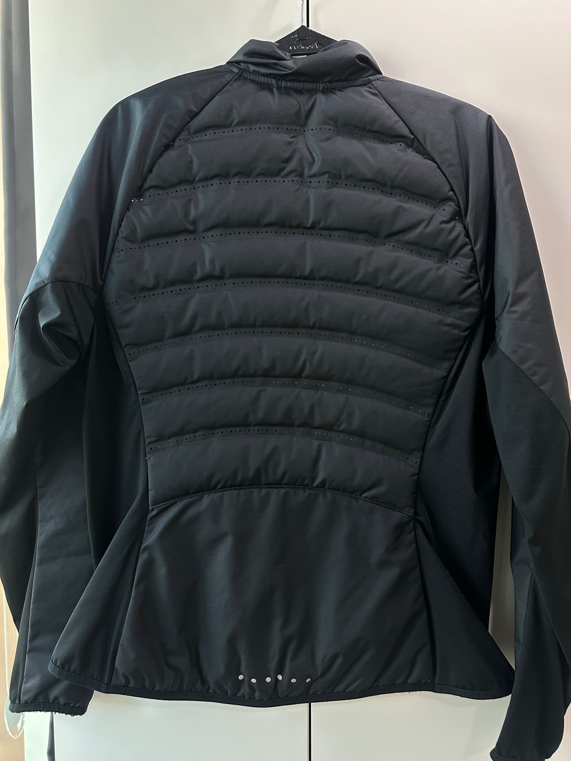 나이키 에어로로프트 경량 자켓 상품이미지2