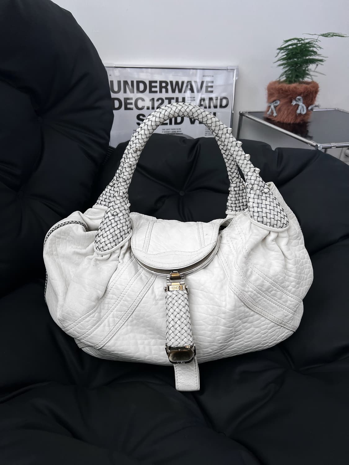 펜디 스파이 숄더백 상품이미지1