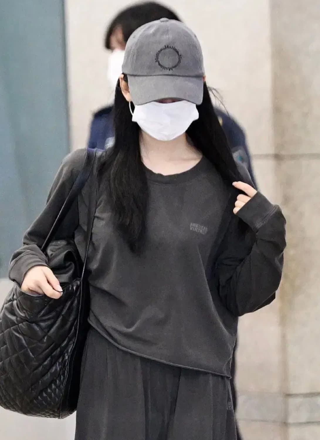 마뗑킴 크리스프 로고 볼캡 실버 닝닝착용 상품이미지3