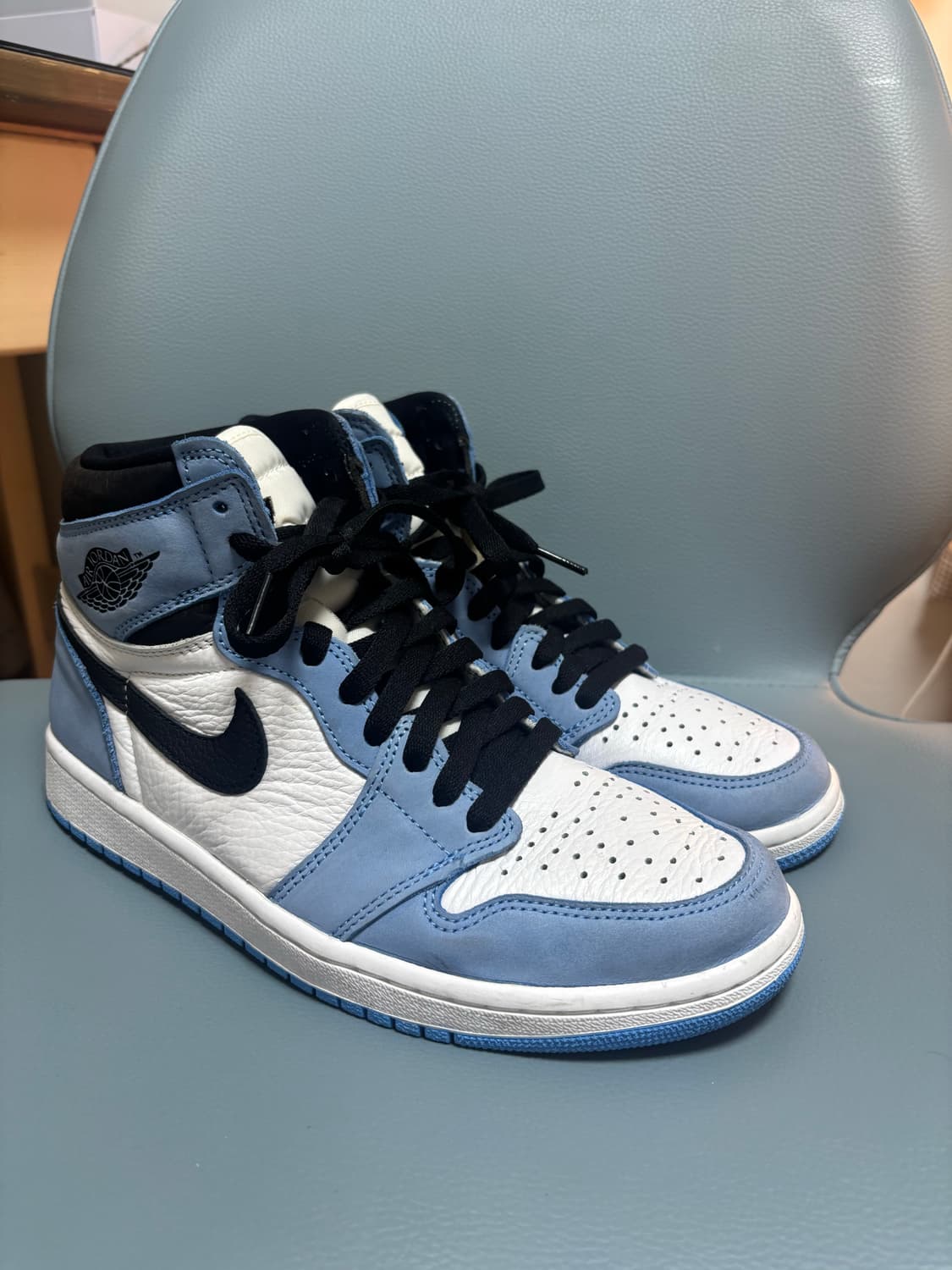 조던 1 레트로 하이 OG 유니버시티 블루 상품이미지1