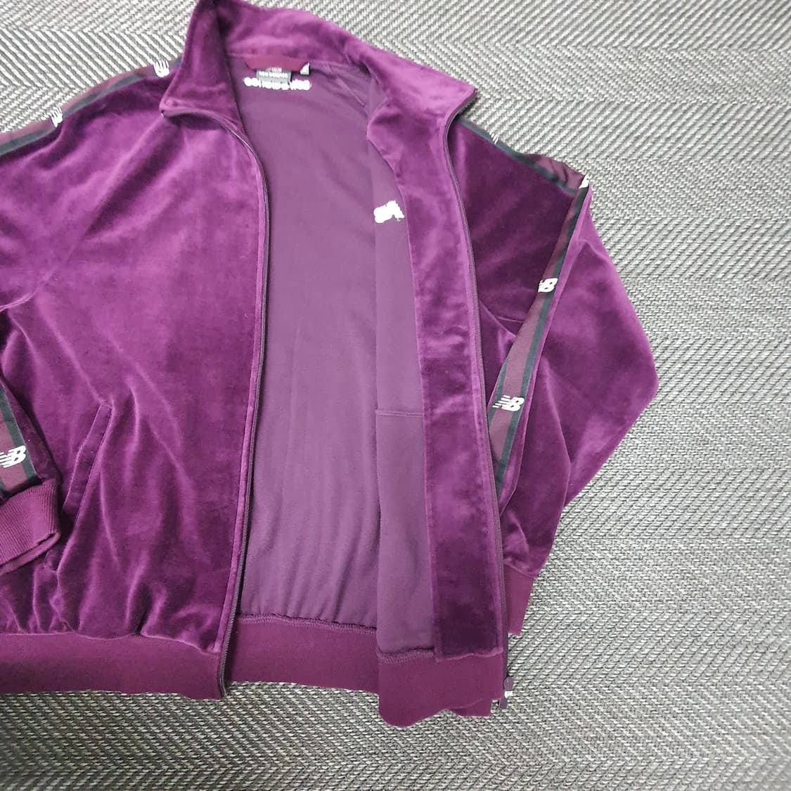 뉴발란스 벨벳 간절기 집업자켓 남자105 상품이미지6