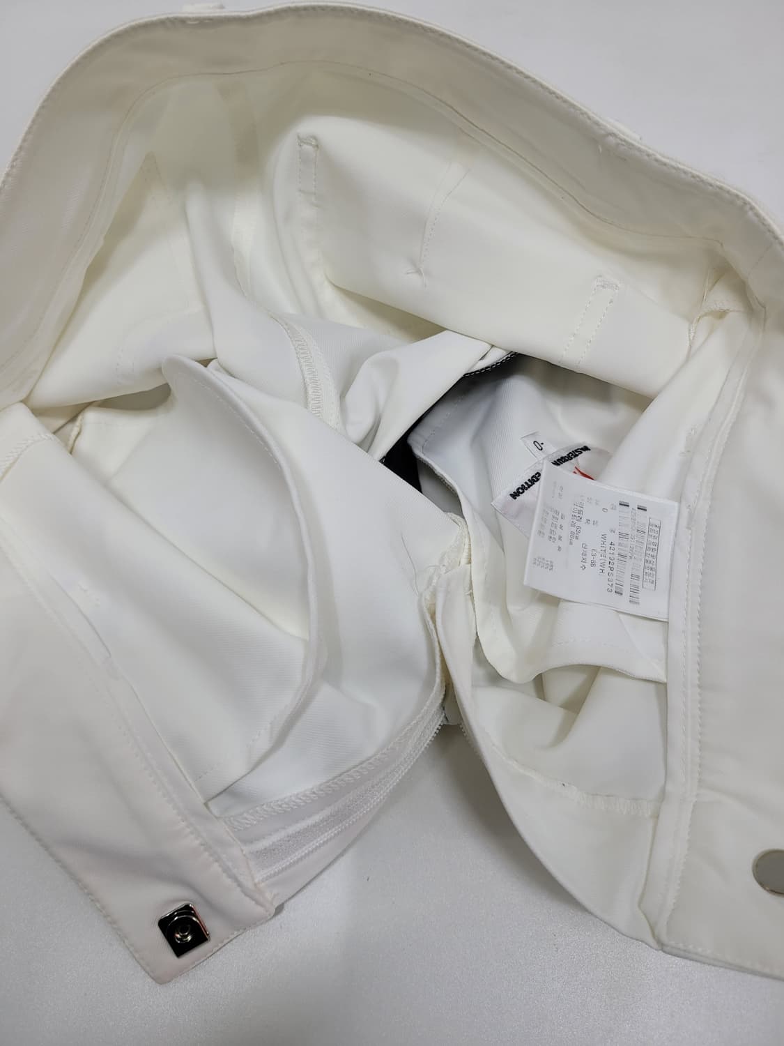 마스터바니에디션 골프 숏팬츠 / 여 0 (63-88) 화이트
 상품이미지8