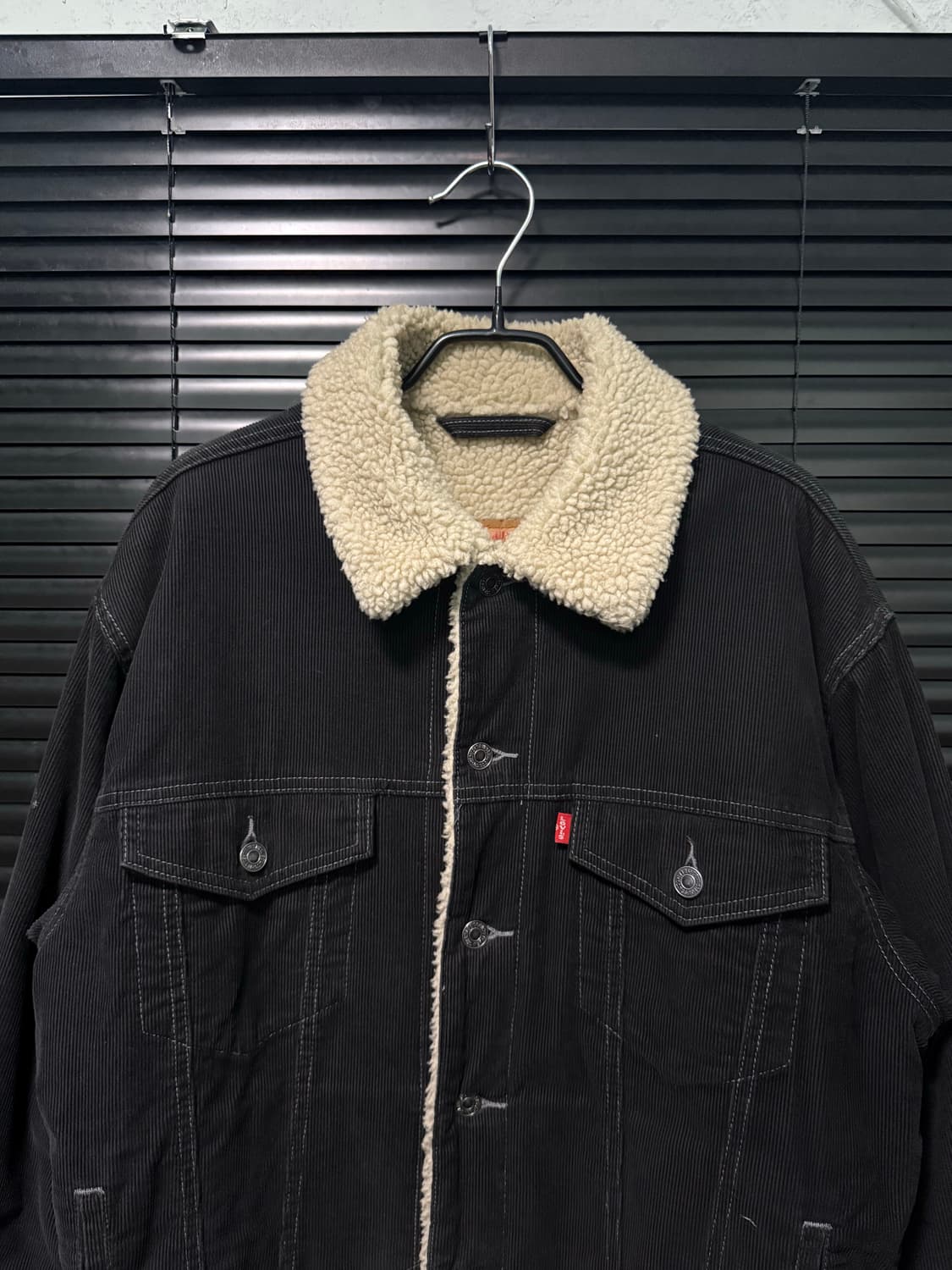 리바이스 70520 골덴 코듀로이 블랙 양털 아이보리 쉐르파 트러커 M 상품이미지3