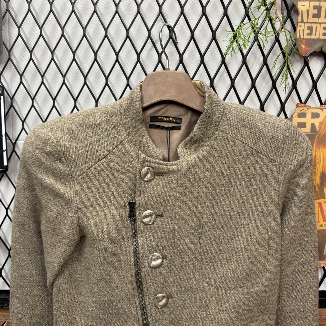 디젤 블랙 골드 울 밀리터리 숏 자켓 언밸런스 지퍼 디테일 베이지 상품이미지3