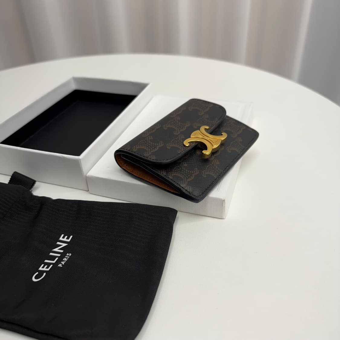 [정품] 셀린느 트리오페 플랩 카드지갑 탄 상품이미지5