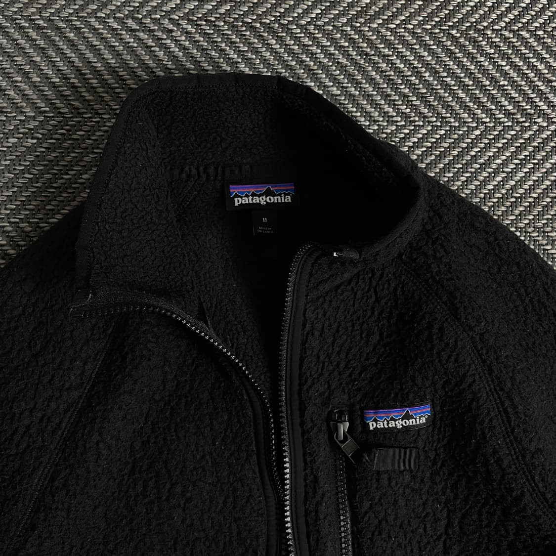 파타고니아 레트로 파일 블랙 플리스 자켓 y 3368 상품이미지5