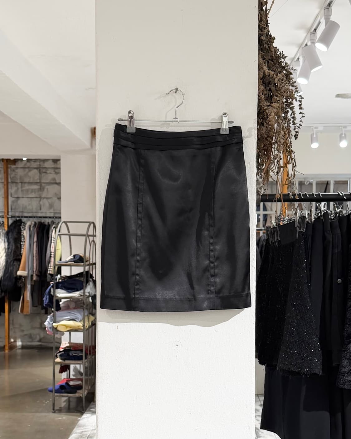 모스키노 블랙 새틴 미디 스커드 상품이미지1