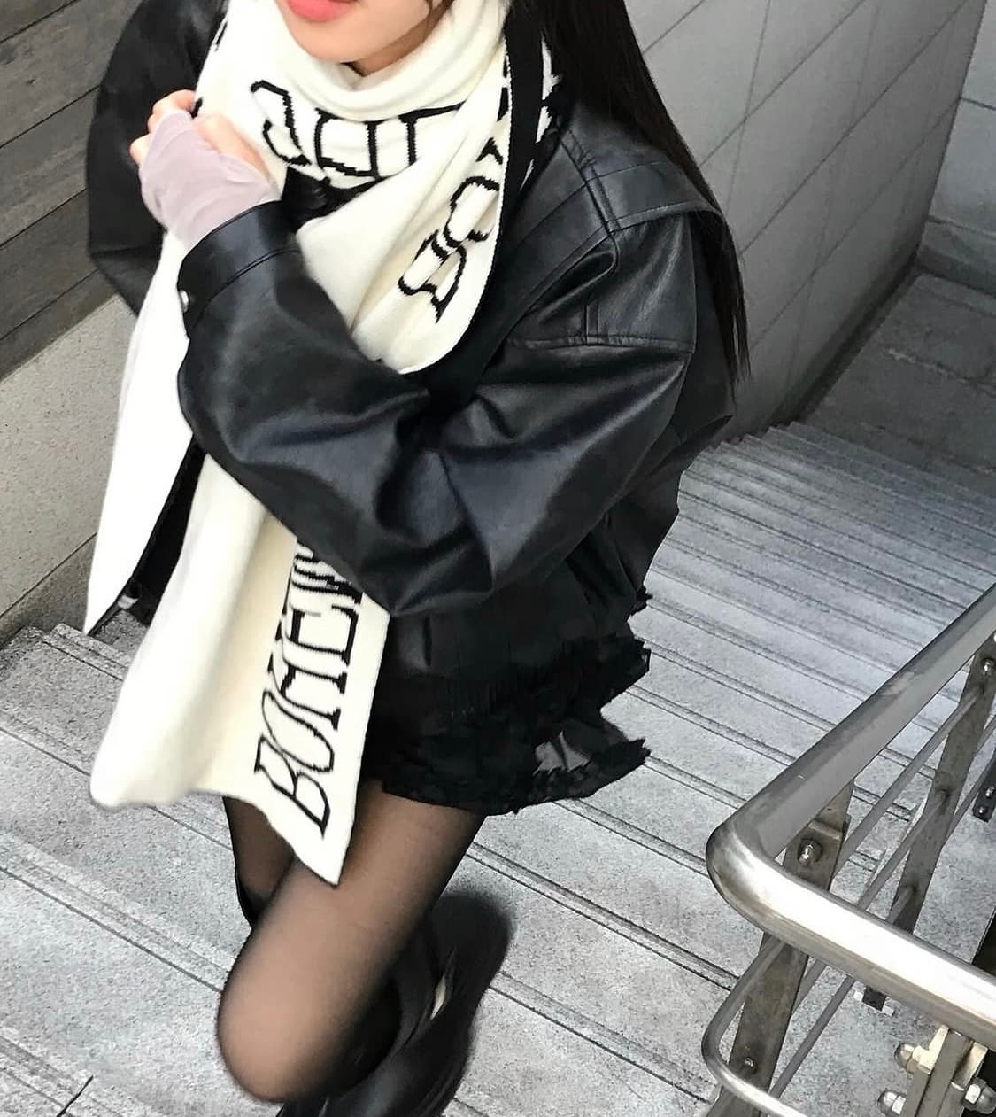 보헤미안 서울 JACQUARD KINT MUFFLER BLACK&IVOR 상품이미지3