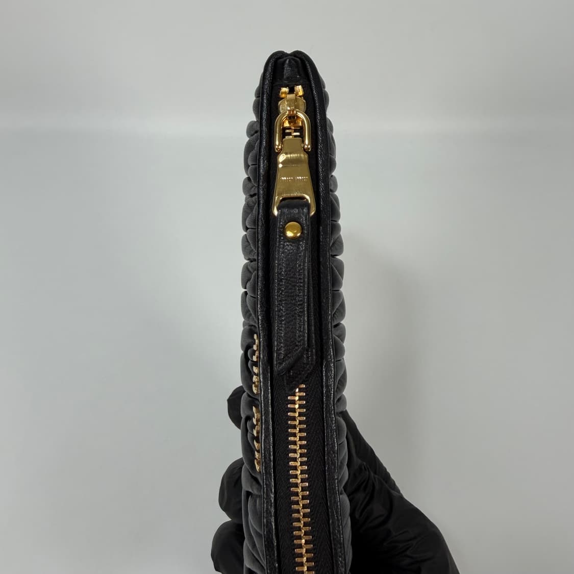 미우미우 마테라쎄 여성 클러치백 상품이미지9