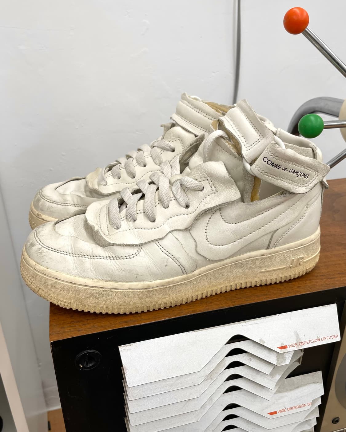 [240] 꼼데가르송 나이키 에어포스 미드 스니커즈 상품이미지1