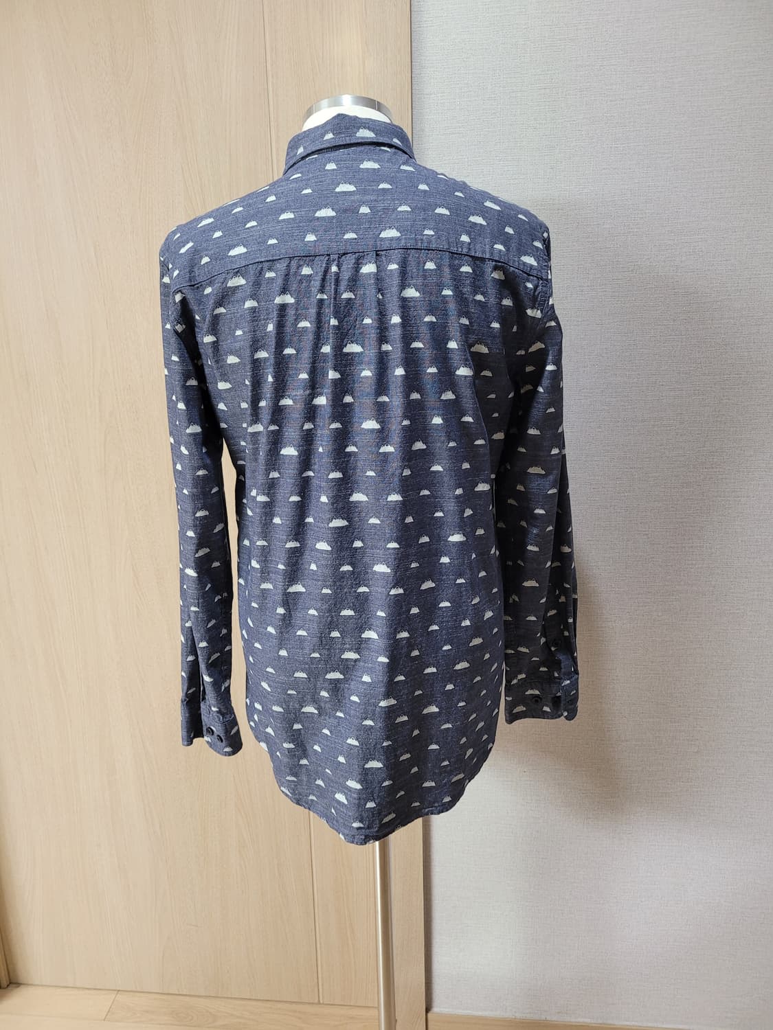 WESC 남자 패턴프린트 샴브레이 셔츠 M 네이비 상품이미지5