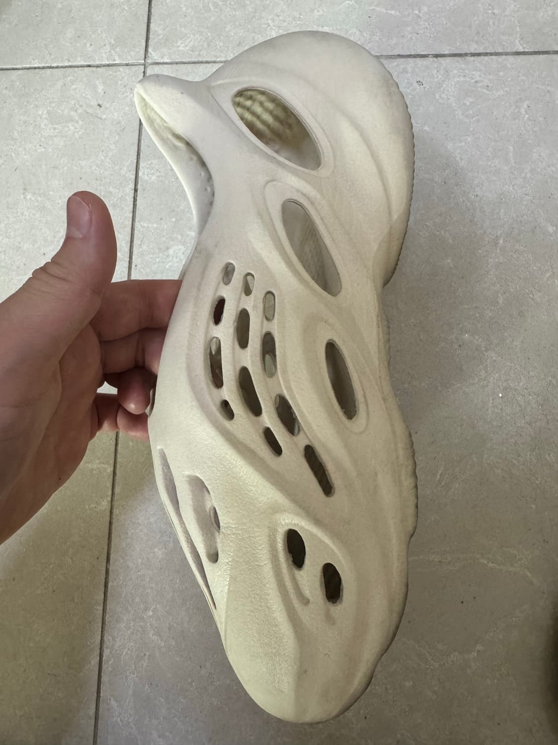 아디다스 이지 폼 러너 샌드 상품이미지6