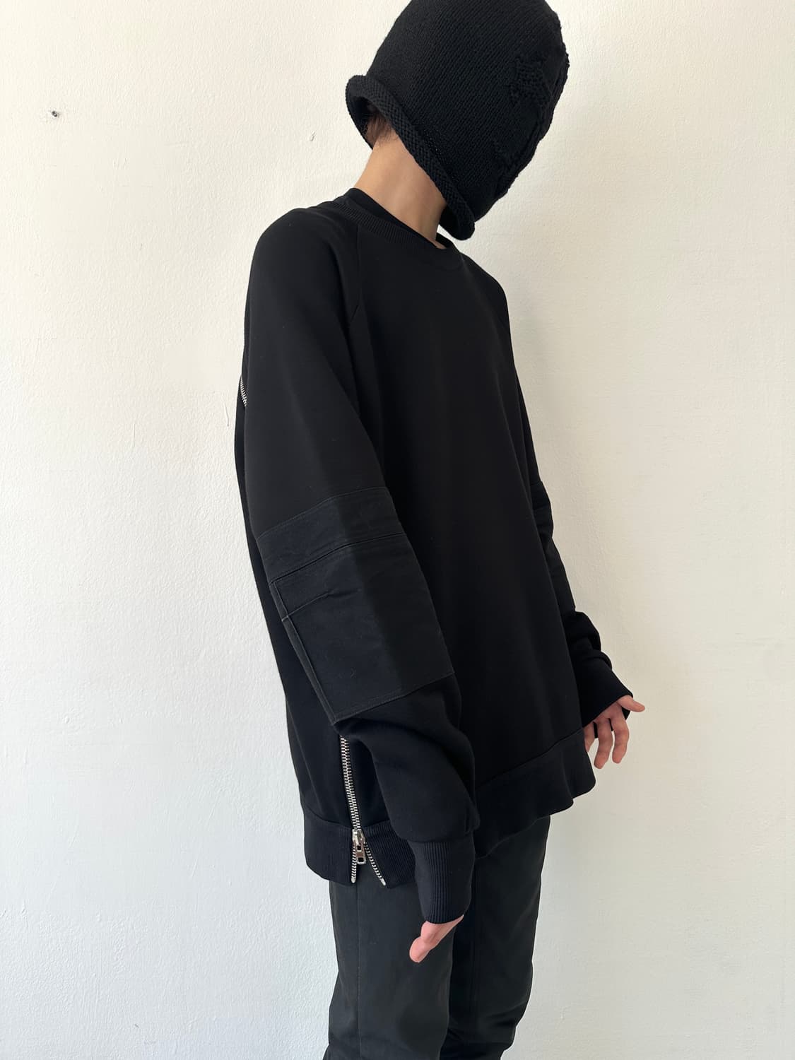 지방시 리카르도 티시 도킹 지퍼 아머 맨투맨 상품이미지2