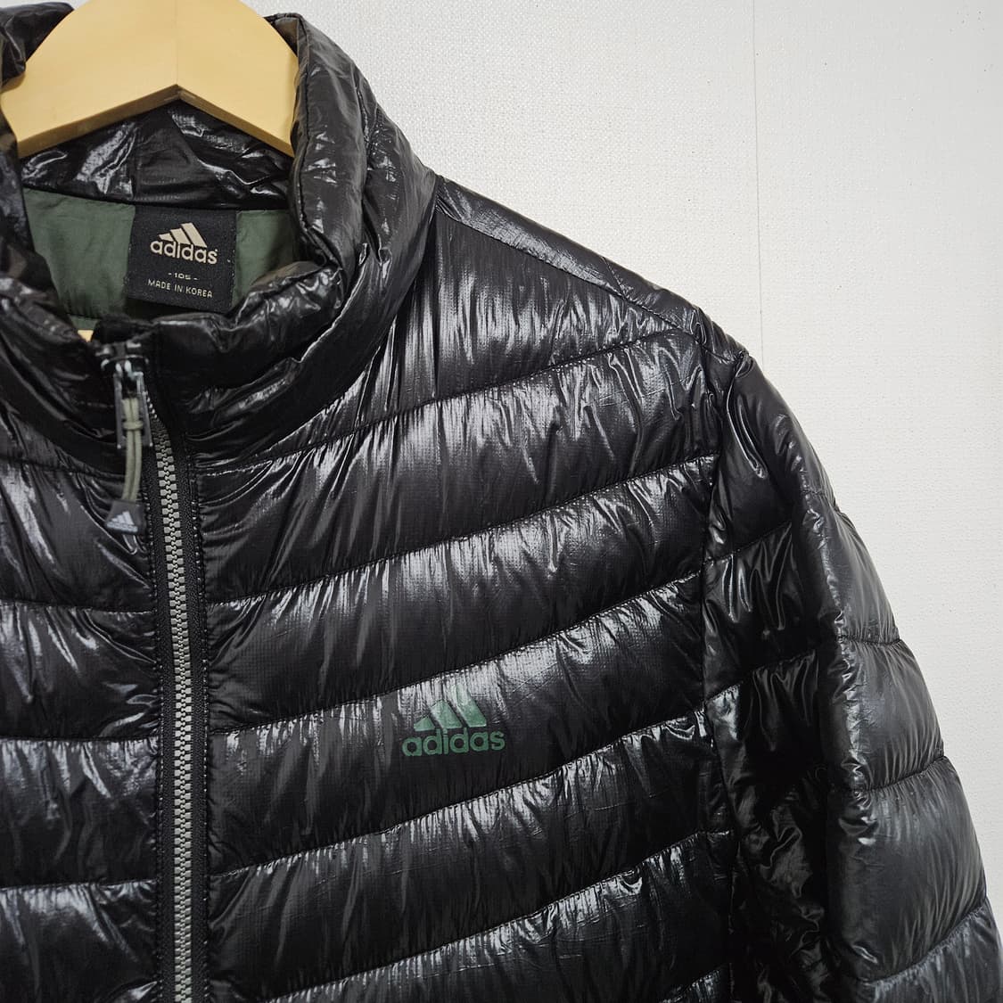 105 아디다스 유광 구스 경량패딩 상품이미지3