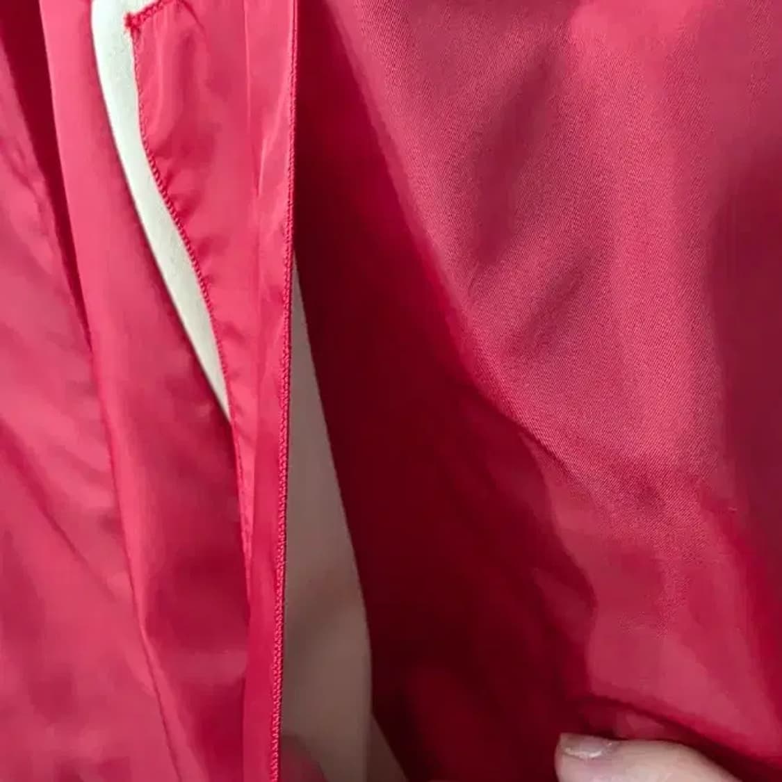 르베이지 폴리에스터 레드 코트~66 상품이미지4