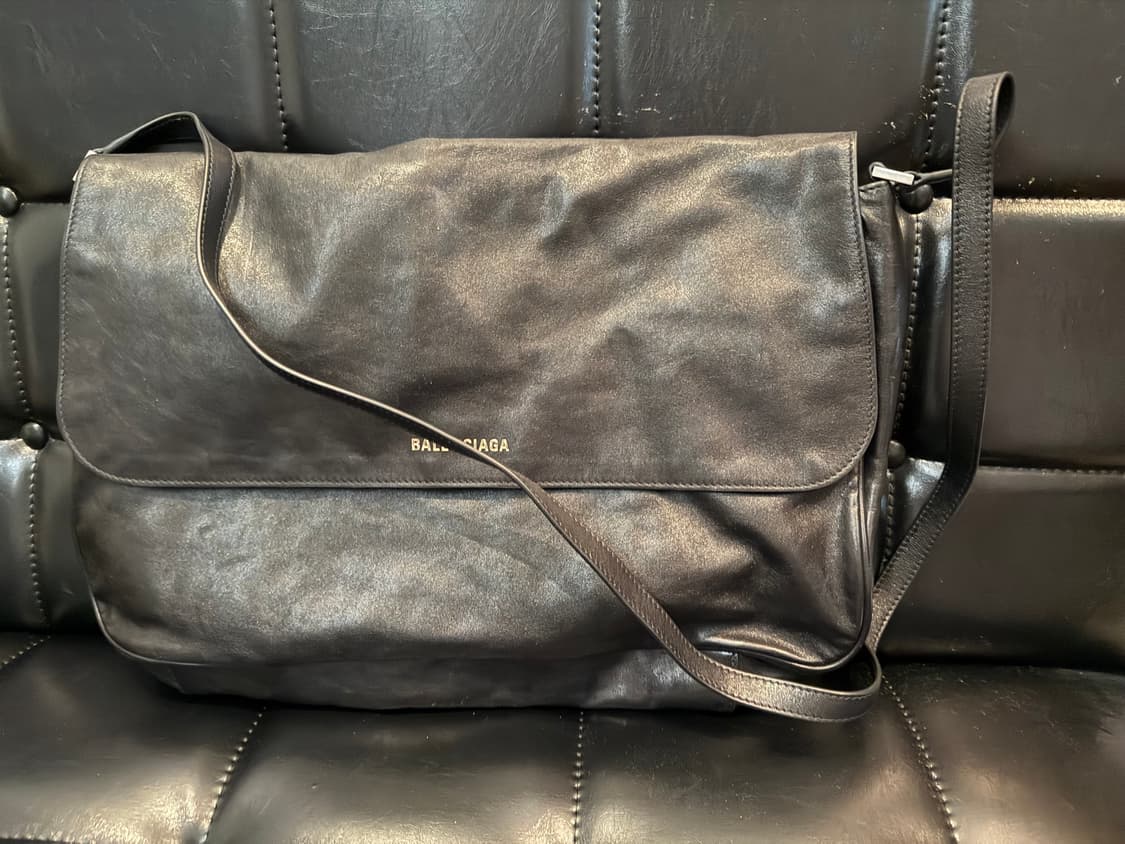 (새상품) 발렌시아가 메신저백 블랙 상품이미지1