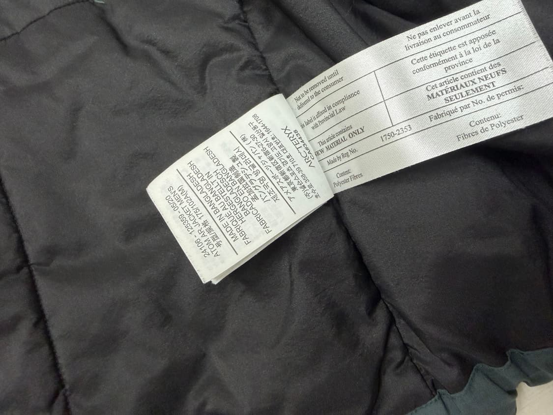 아크테릭스 아톰 AR   M 사이즈  기름 얼룩조차 없습니다  상태 9. 상품이미지5