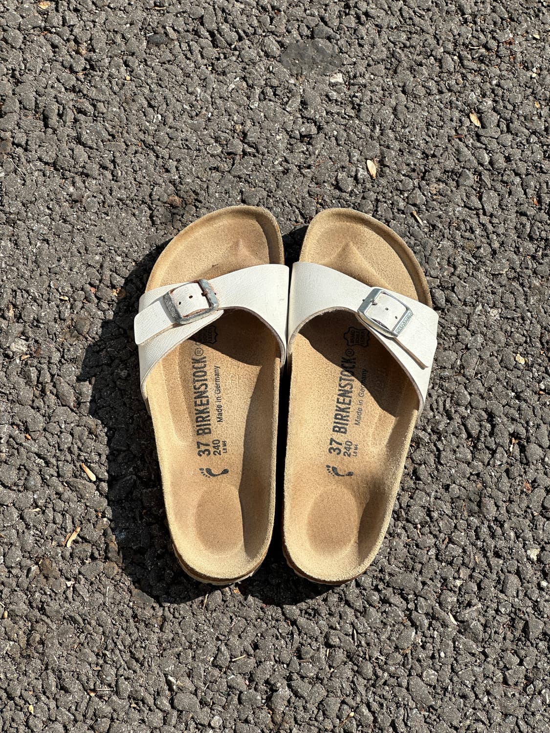 [240] 버켄스탁 마드리드 화이트 샌들 37 상품이미지1