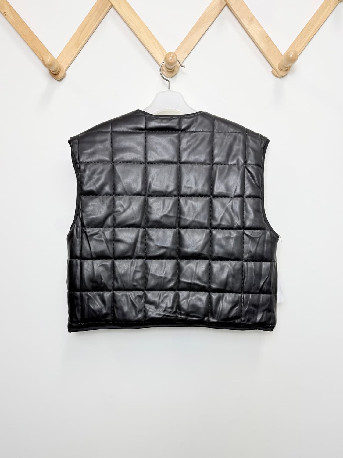 에프터홈파티 퀼팅 레더조끼 상품이미지2