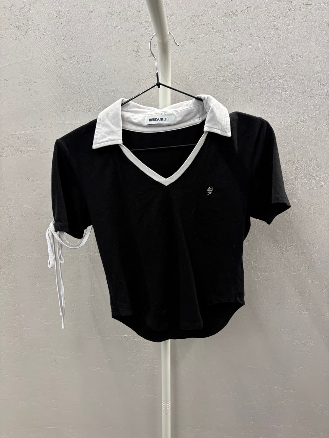 마우솔레움 스트링 카라 반팔티 M 상품이미지2