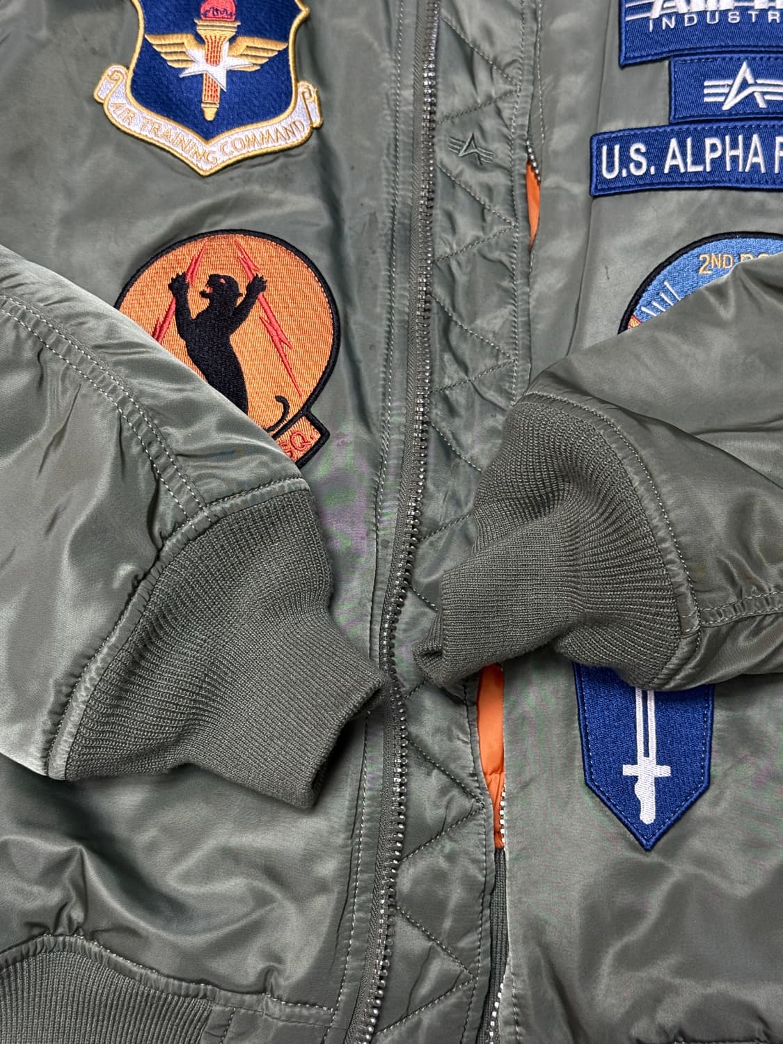 알파인더스트리 MA-1 스쿼드론 봄버 리버서블 재킷 세이지 판매합니다 상품이미지2