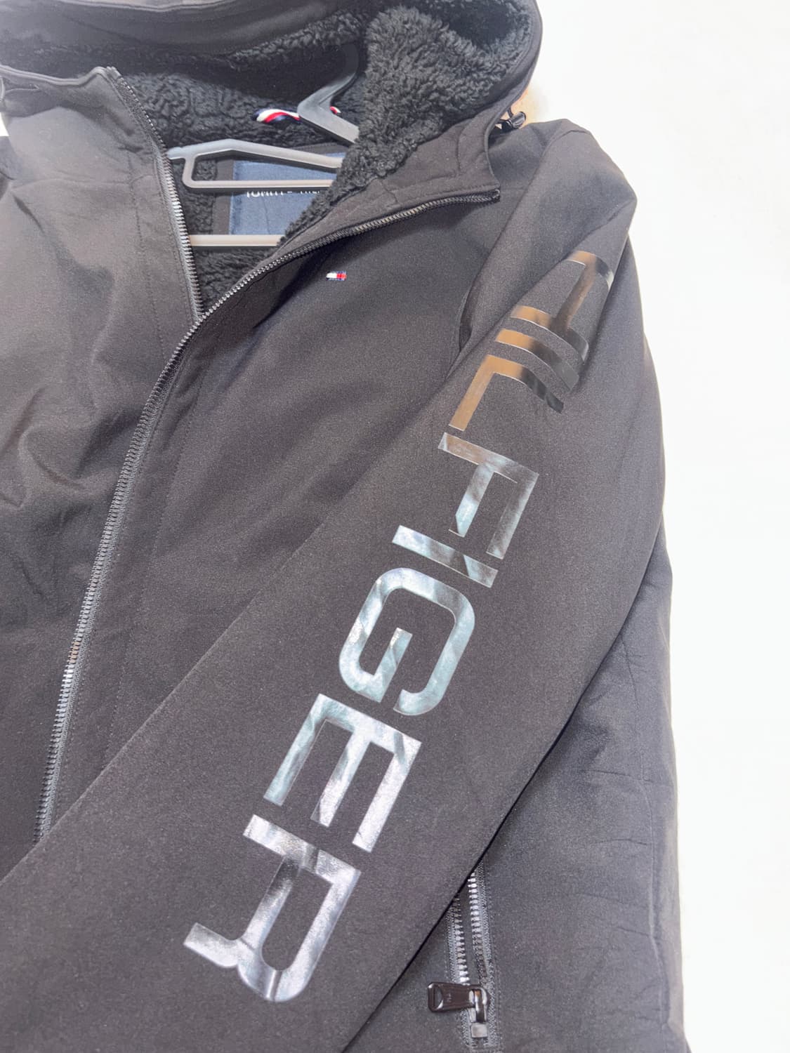 타미힐피거 퍼 후드집업 점퍼 상품이미지2