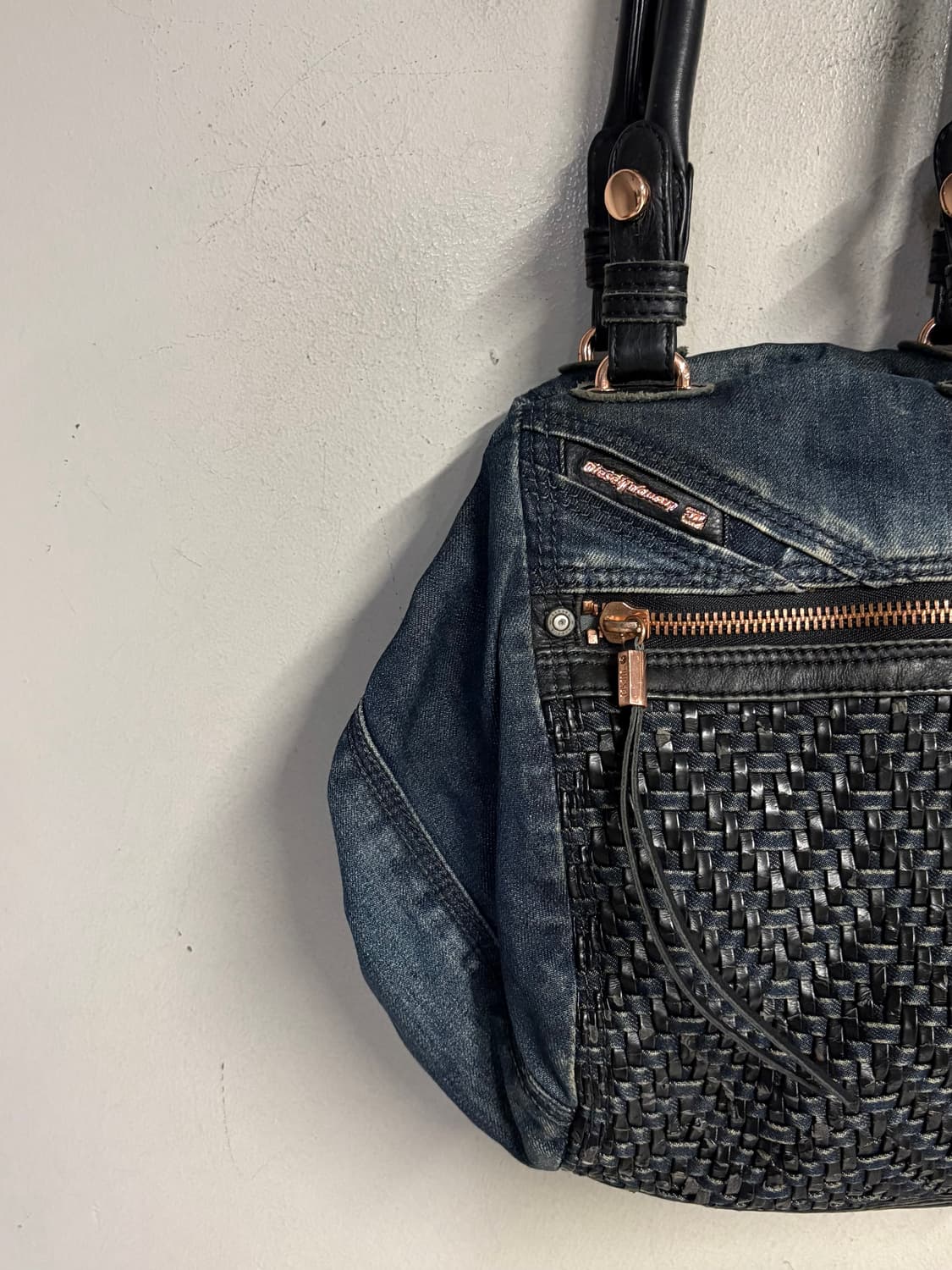 DIESEL denim x leather weave shoulder ba 상품이미지3