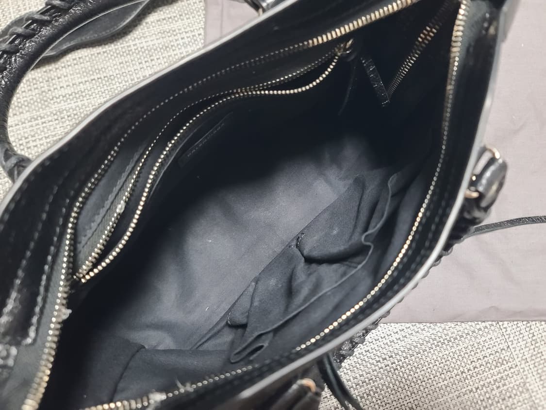 발렌시아가 모터 시티백 스몰 블랙 로고스트랩 모터백 시티백 상품이미지5