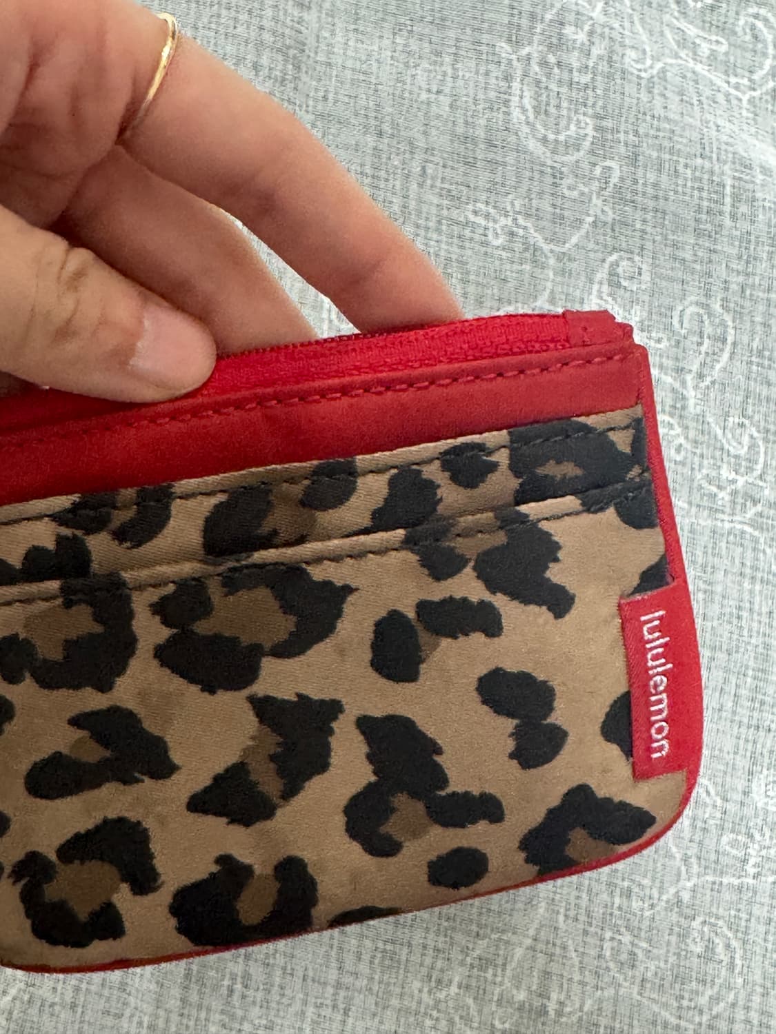 룰루레몬 레오파드 키링 카드지갑 상품이미지4