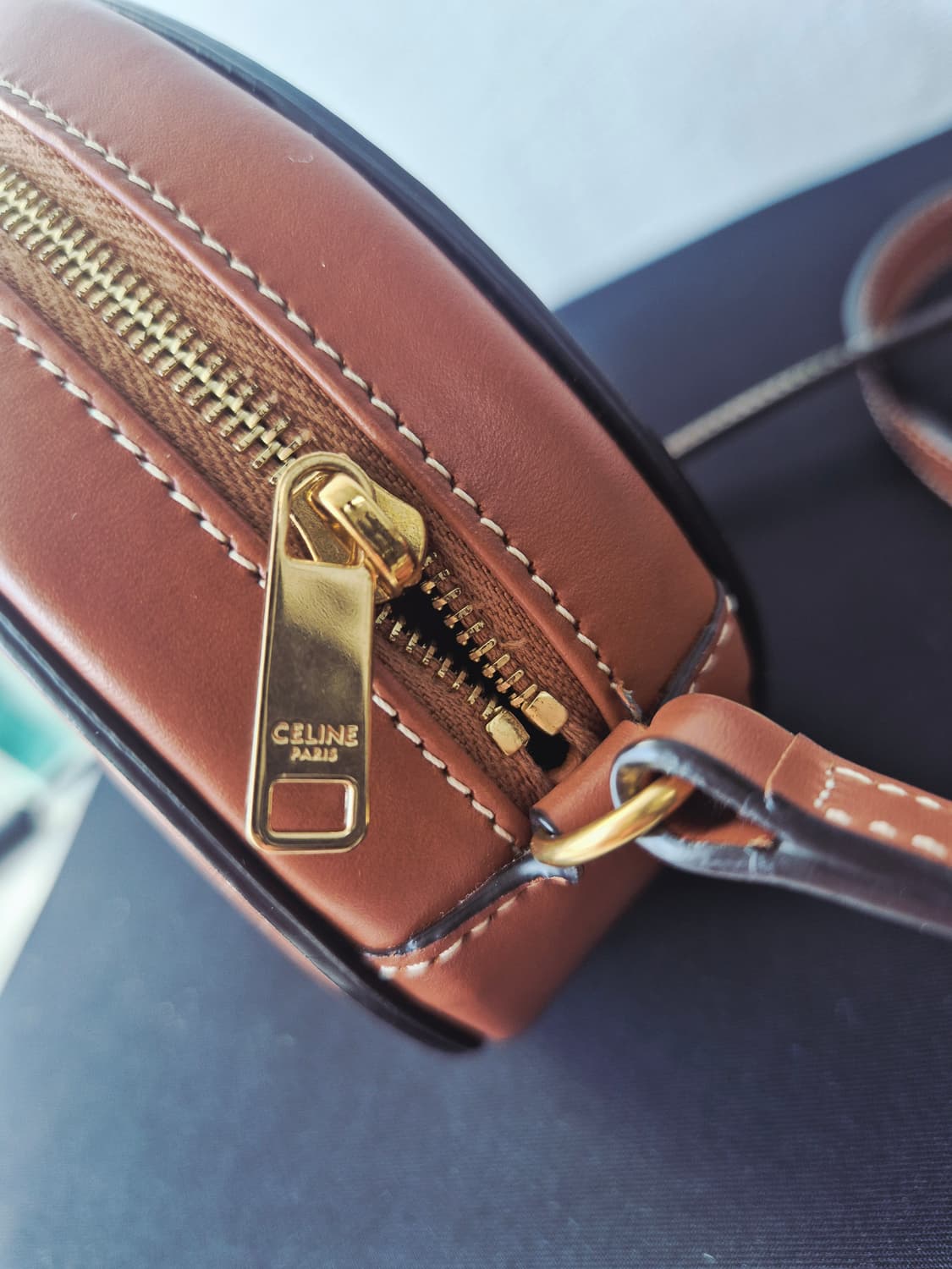 셀린느 트리옹프 오벌 펄스 미니백 (상태 매우 좋아요!) 상품이미지7