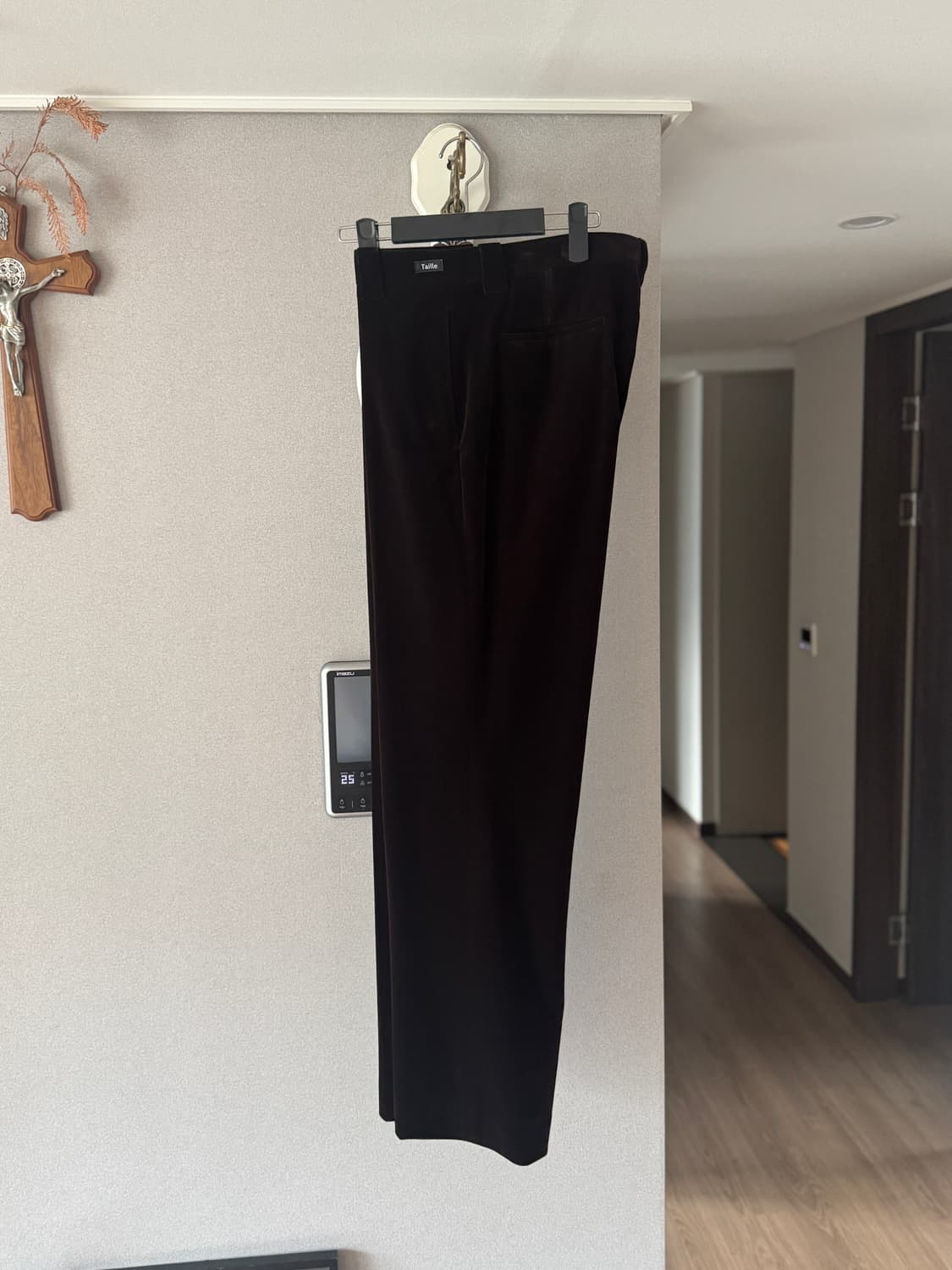 타일레 벨벳 슬랙스 다크브라운 3사이즈 새상품 판매 상품이미지2