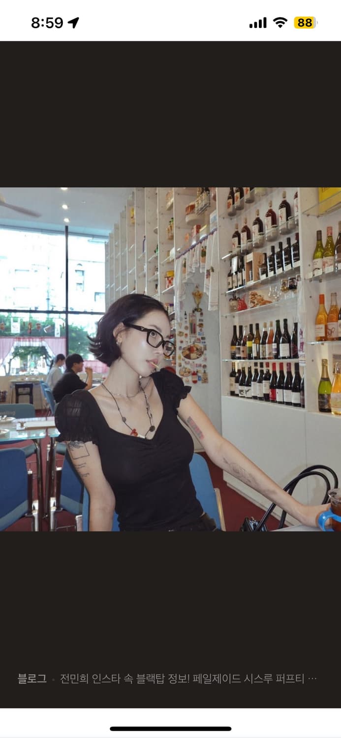 페일제이드 시스루 퍼프 슬리브 티 블랙 상품이미지2