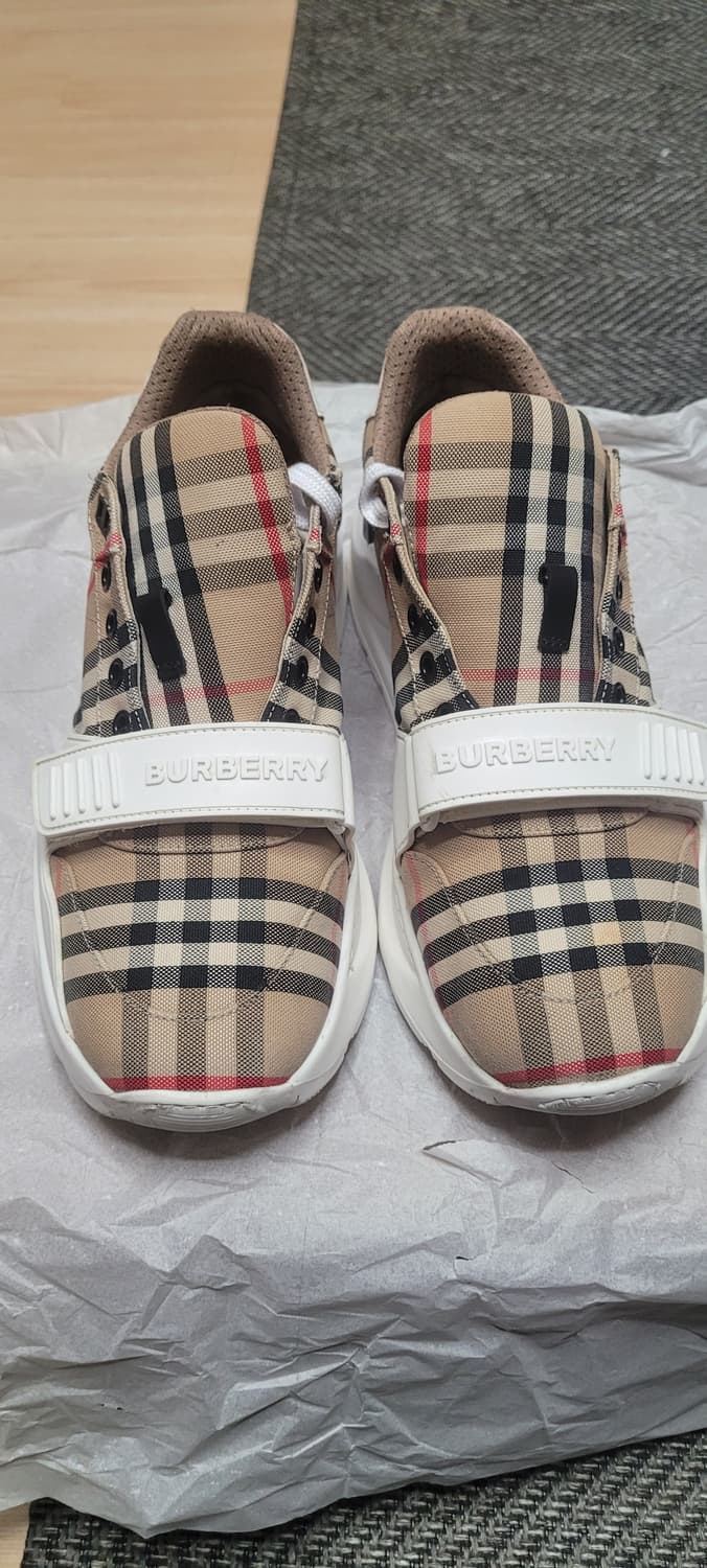 버버리 빈티지 체크 스니커즈 42/270 상품이미지1