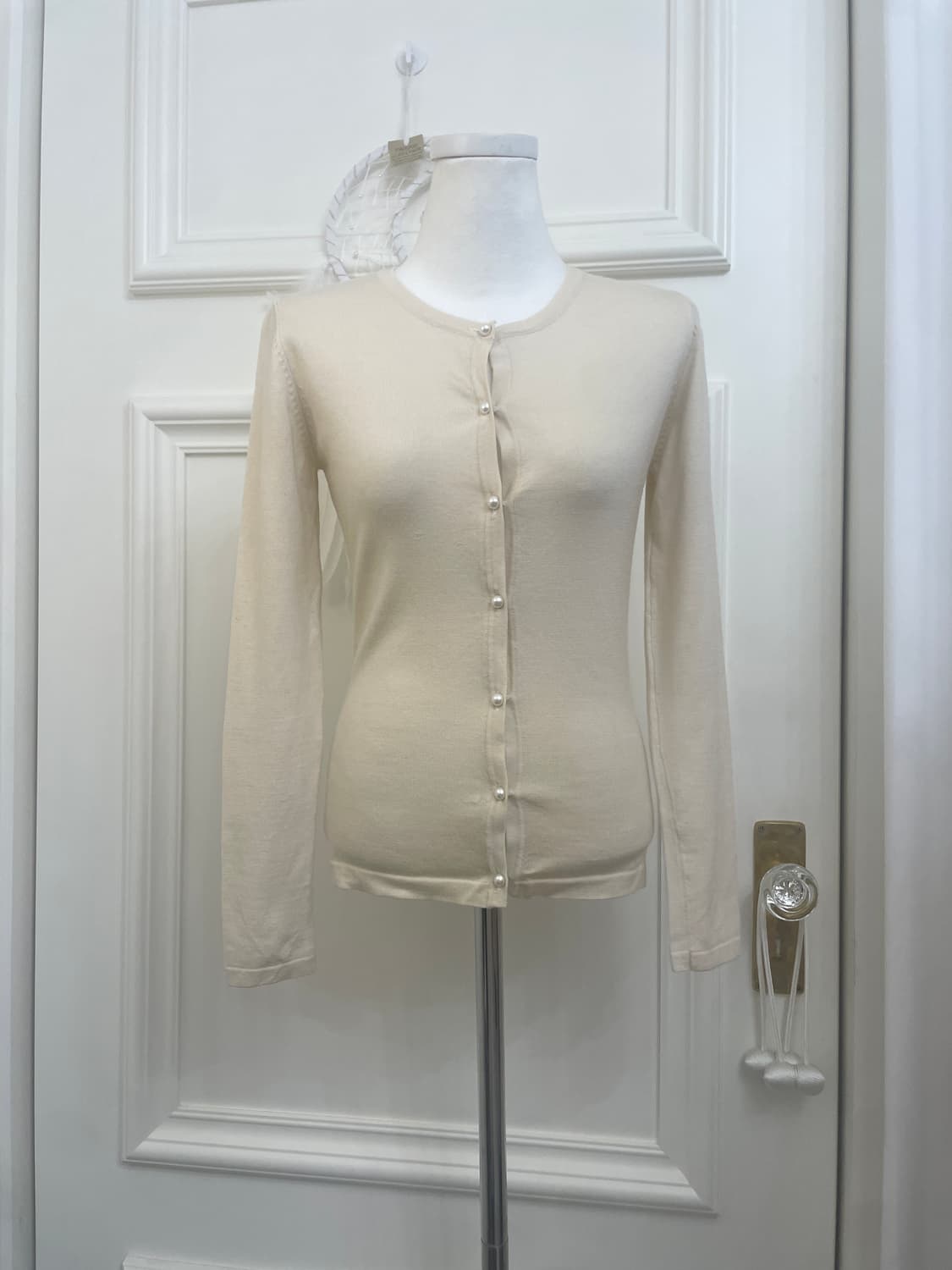 INGNI ivory pearl button basic cardigan 상품이미지1