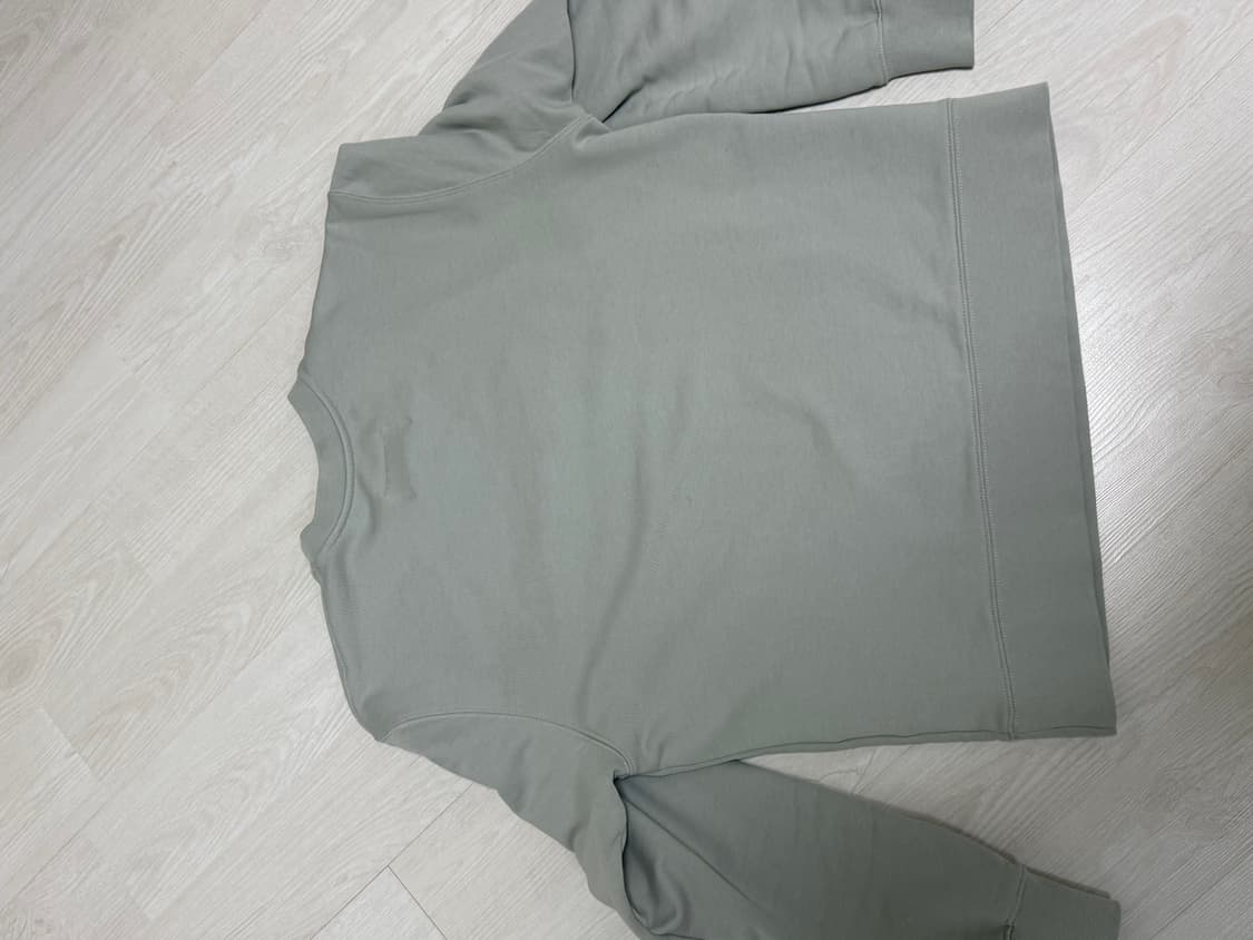 어콜드월 로고 크루넥 라이트 그레이 m 상품이미지2