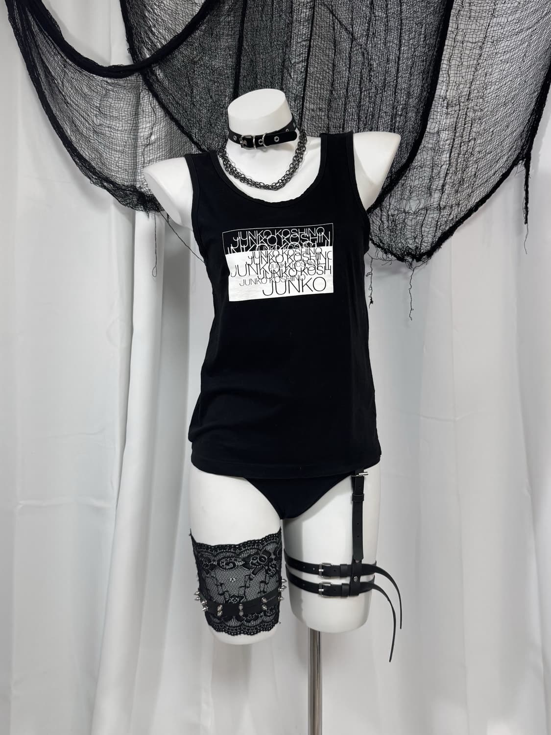 lettering sleeveless 상품이미지1
