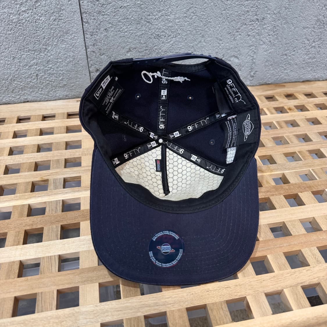 뉴에라 x ISA 홀로그램 9fifty 캡 상품이미지6