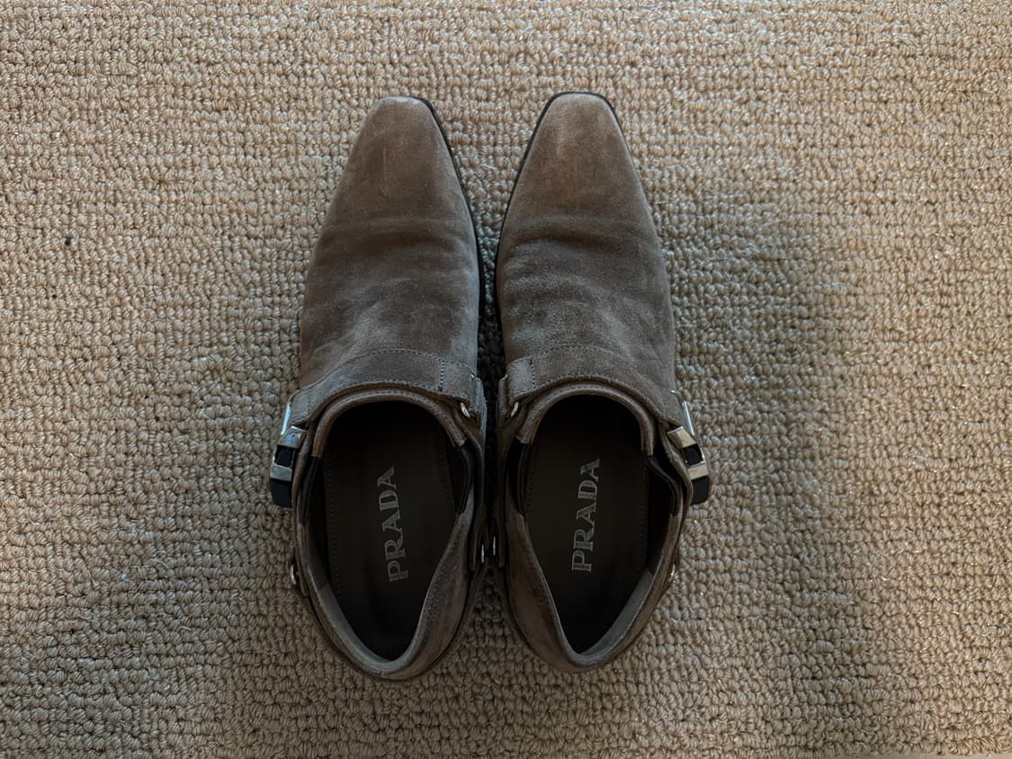 프라다 브라운 스웨이드 버클 앵클 부츠 상품이미지3