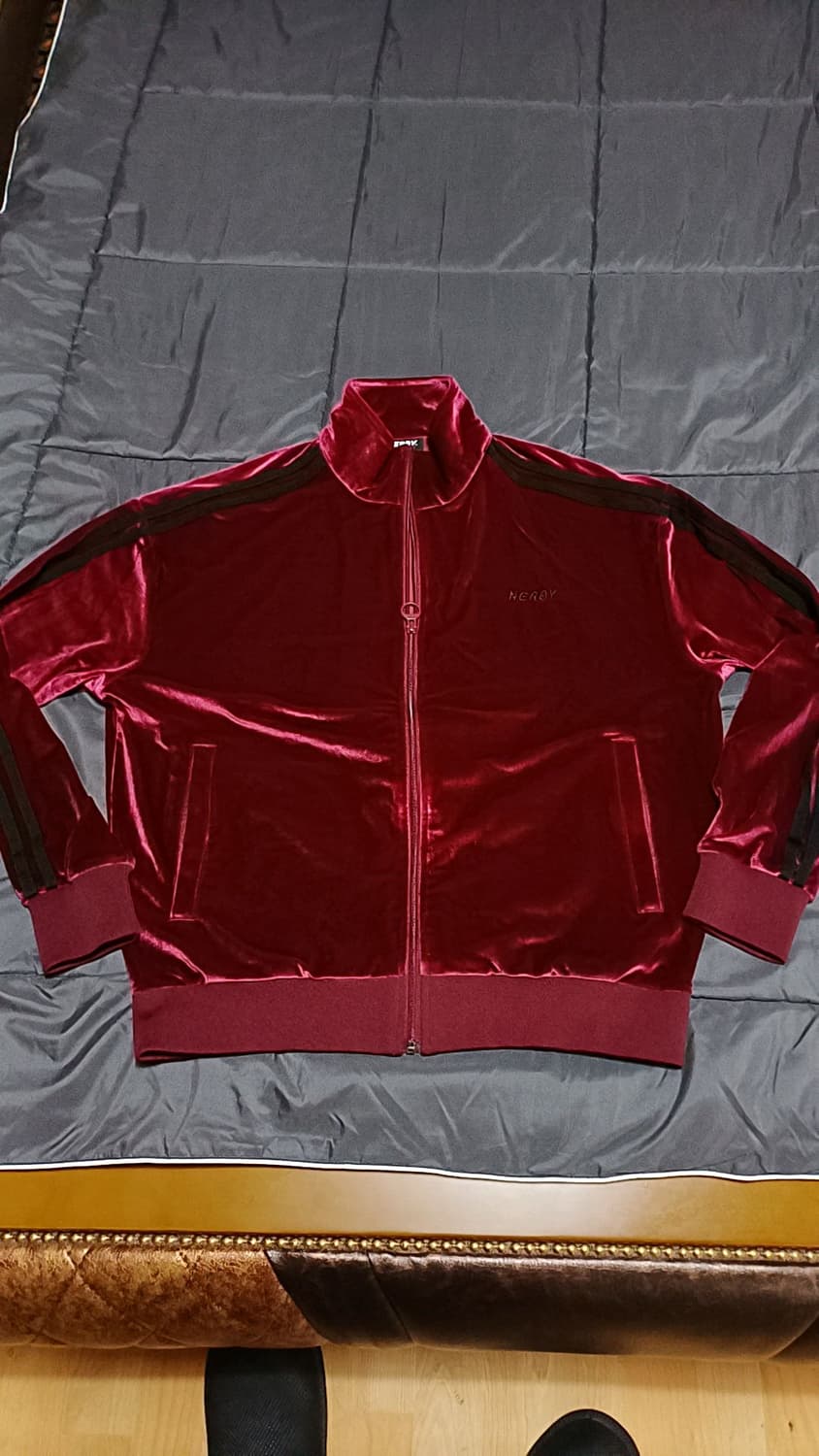 널디 오버핏벨벳저지 100 여성77 가슴61 기장65 상품이미지1