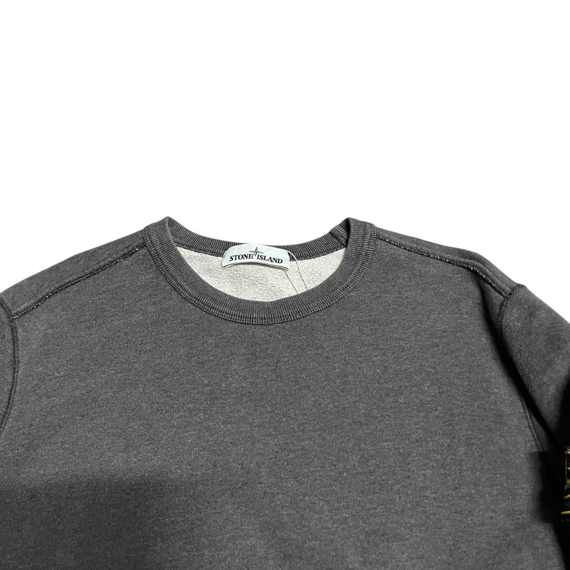 스톤 아일랜드 와펜 그레이 맨투맨 상품이미지3