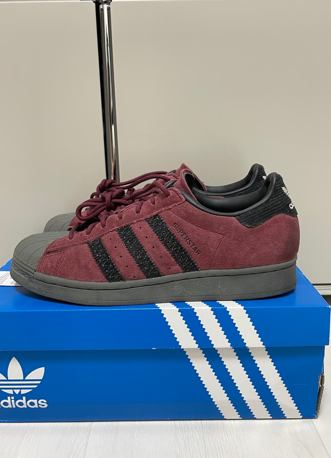 아디다스 슈퍼스타 쉐도우 레드 코어 블랙 250 상품이미지1