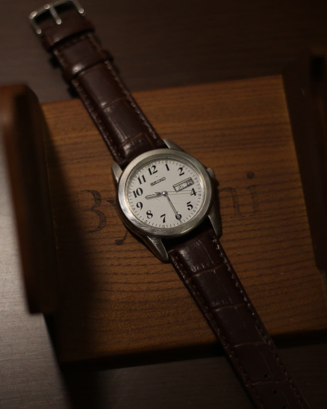 [Seiko] 세이코 빈티지 아라빅 다이얼 쿼츠 시계 (데이데이트) 상품이미지1