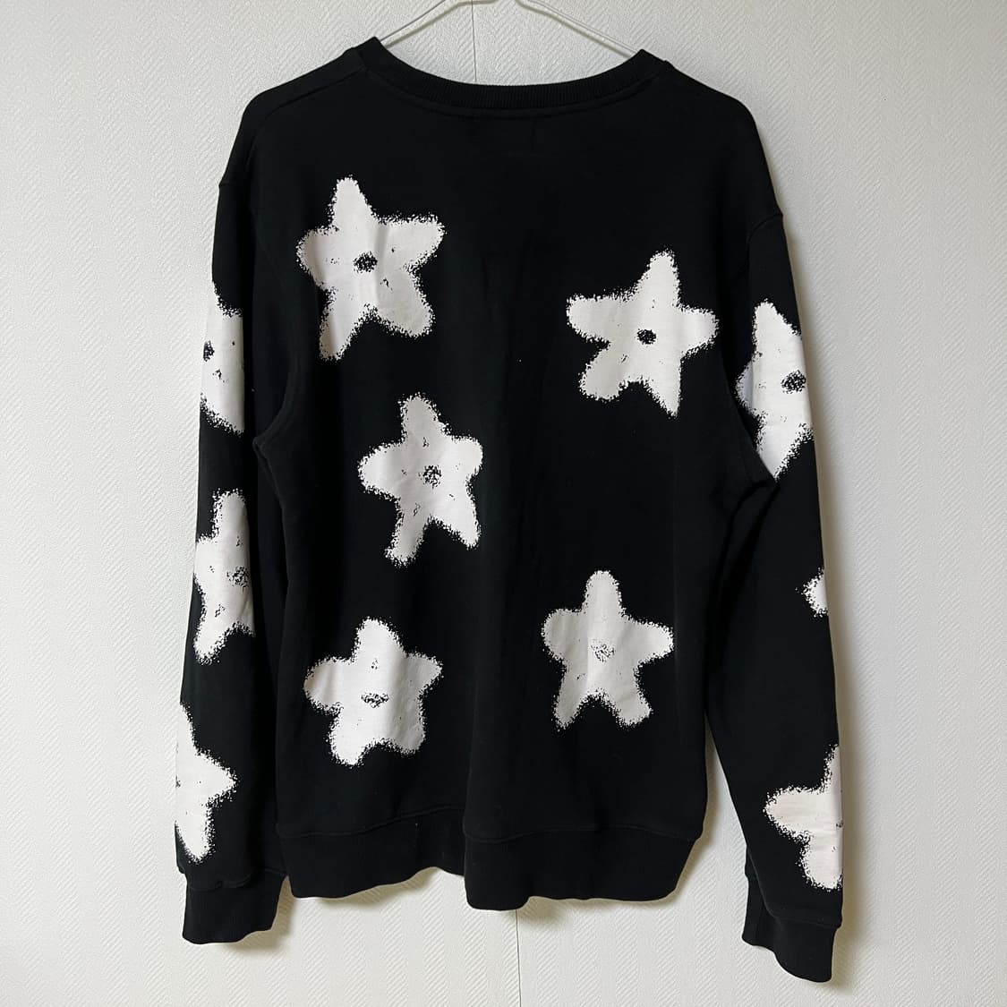 아크네 스튜디오 블랙 별 패턴 맨투맨 L 상품이미지5