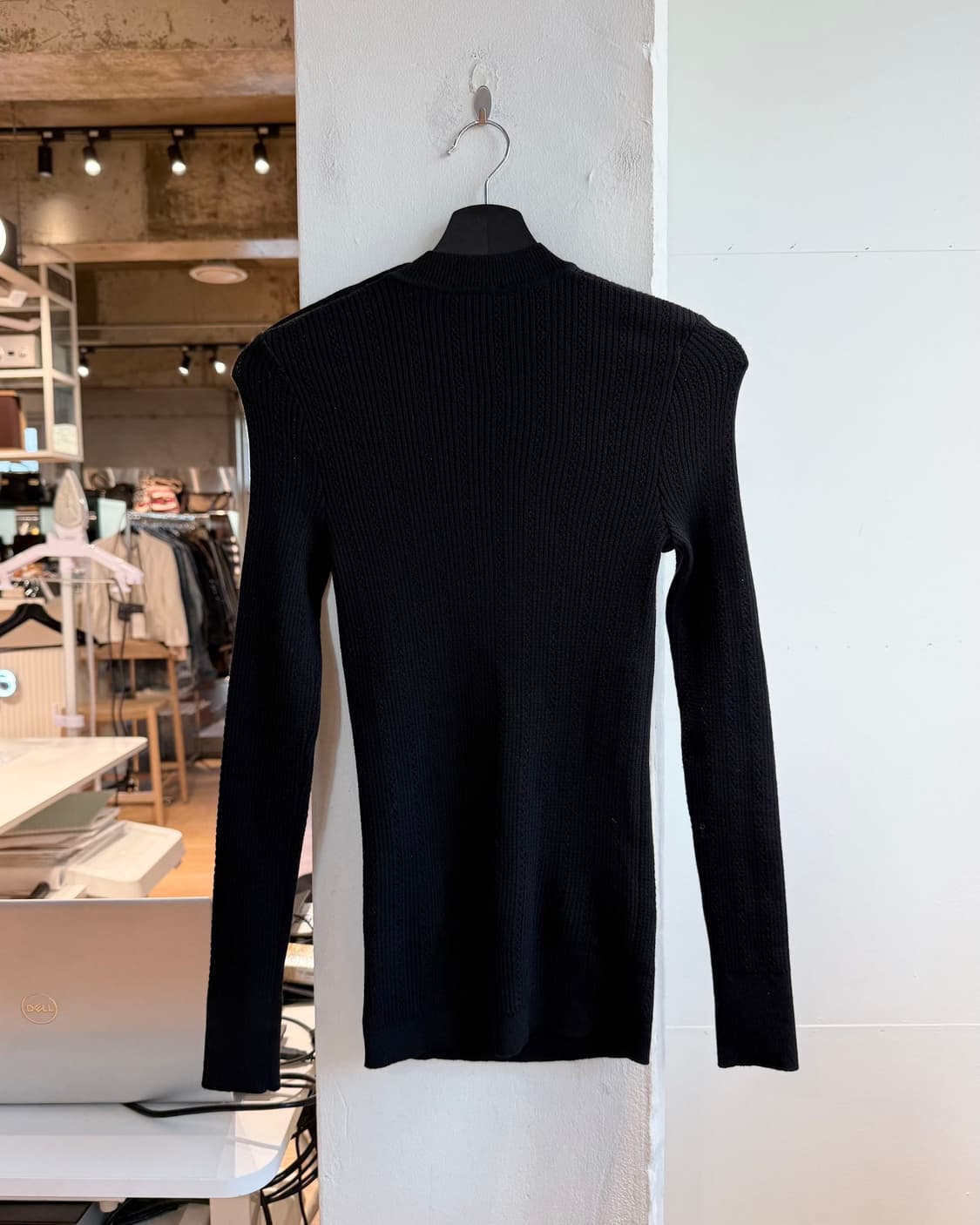 발망 블랙 금장 버튼 울 니트 상품이미지7