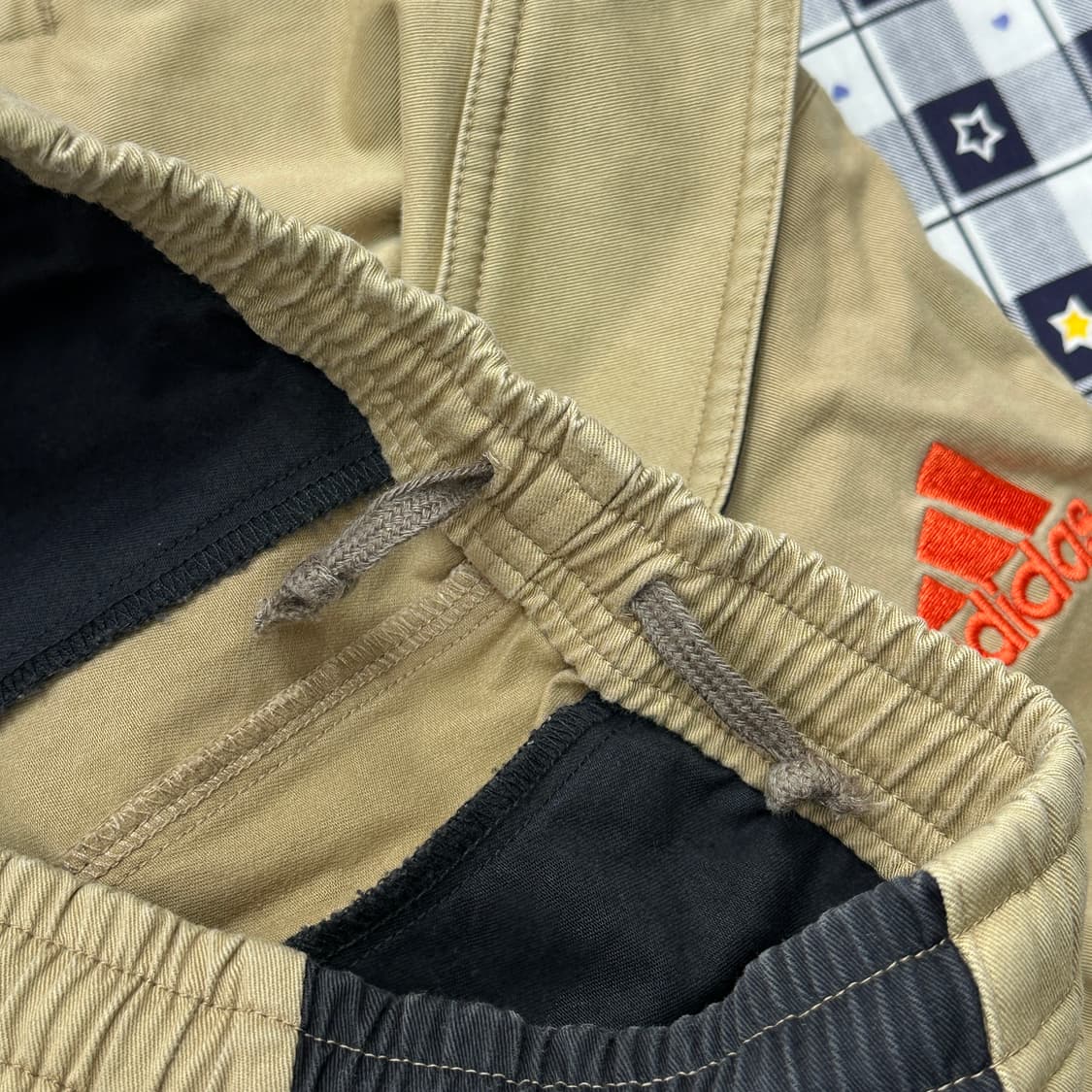아디다스 JPN Y2K 고프코어 베이지 블랙 배색 7부 트레이닝 바지 상품이미지5