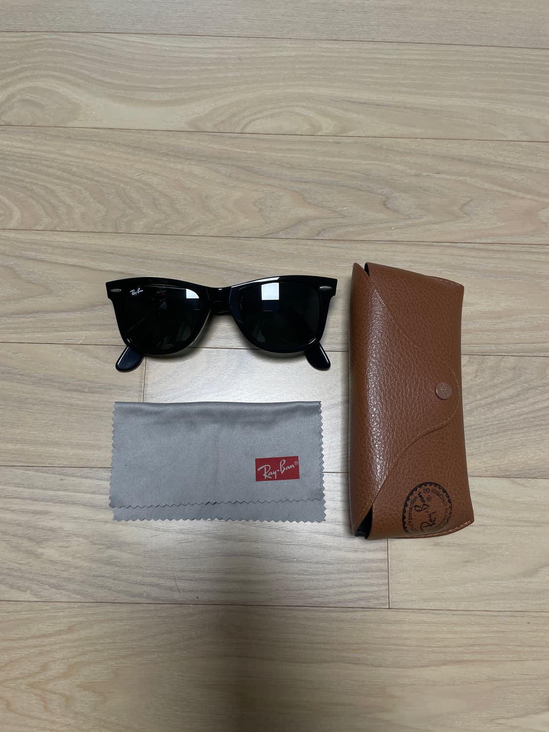 레이밴 2140 a  50사이즈 팝니다 상품이미지1