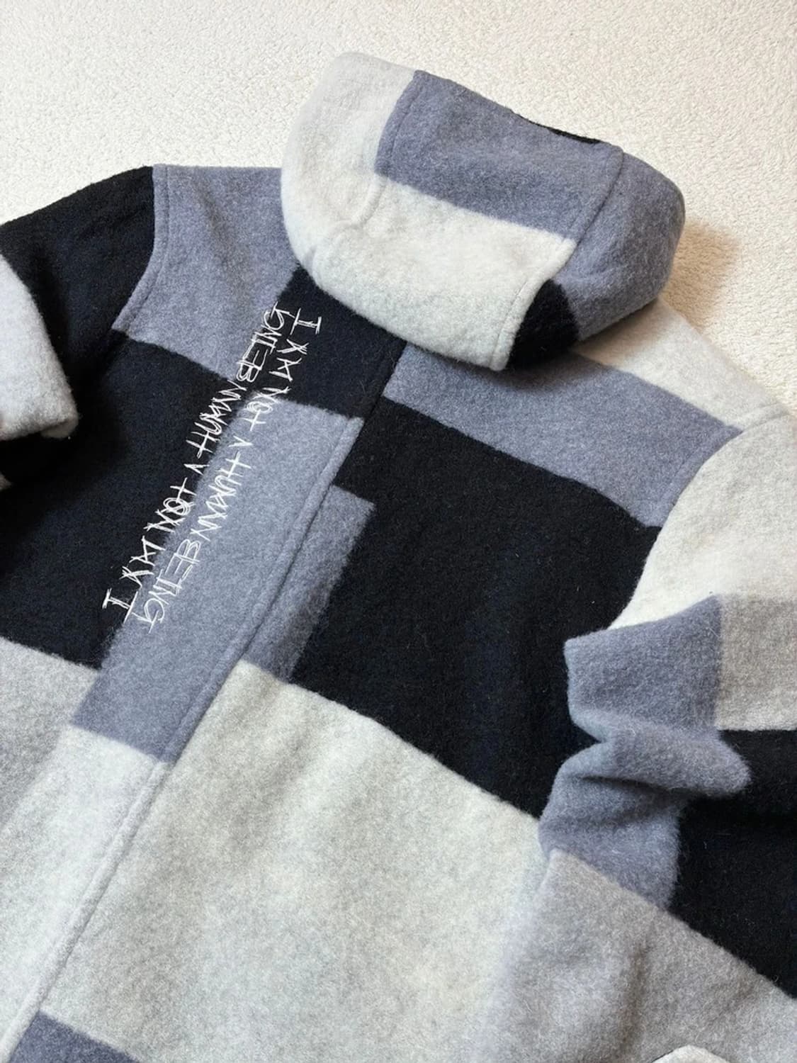 아이앰낫휴먼비잉 17FW 패치 워크 더플 코트 PN6940 상품이미지6